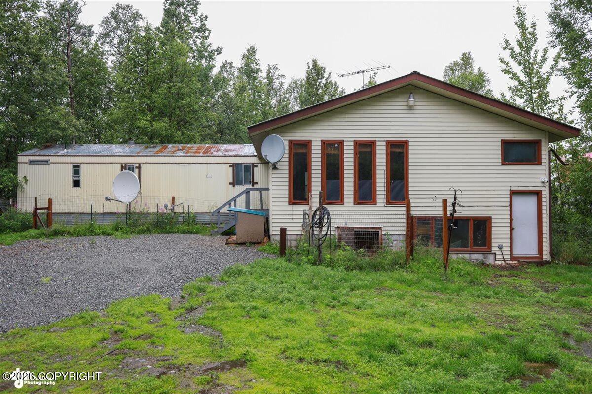 946 N Satisfied Drive Property Photo 1