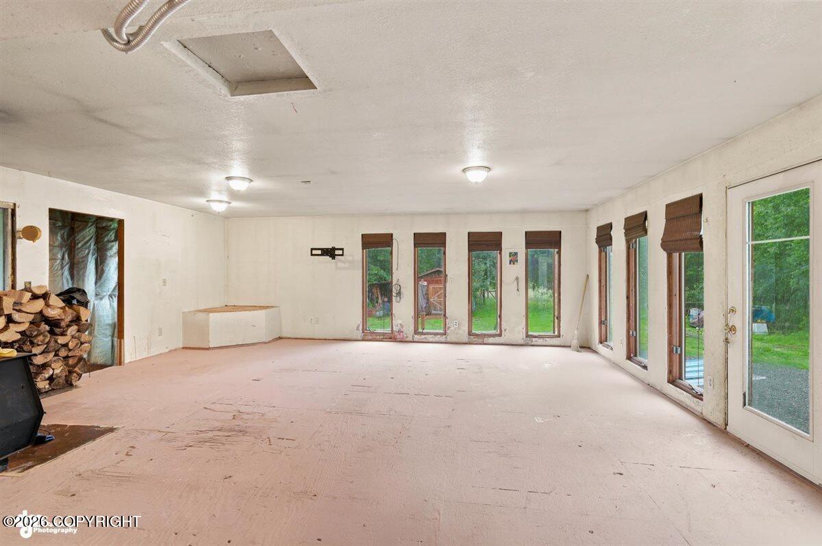 946 N Satisfied Drive Property Photo 10