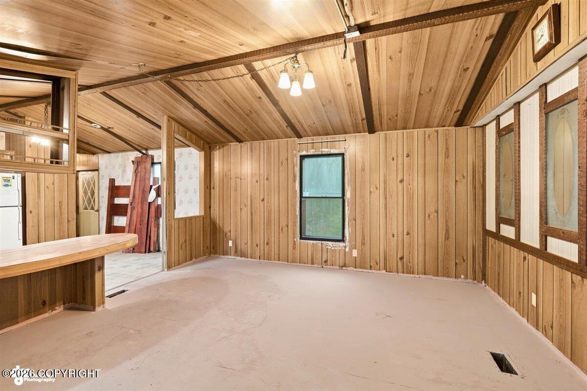 946 N Satisfied Drive Property Photo 15