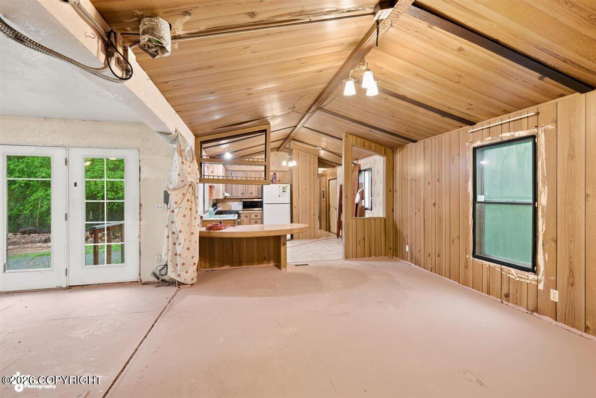 946 N Satisfied Drive Property Photo 16