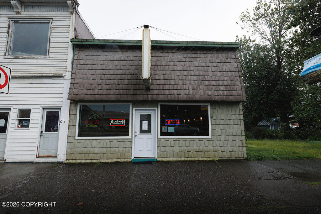 616 First Street Property Photo 2