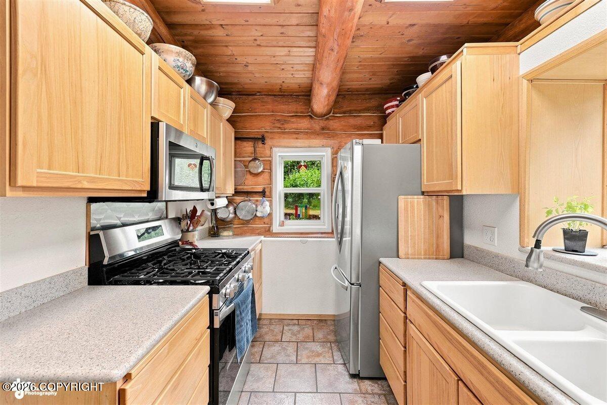48205 Halbouty Road Property Photo 16
