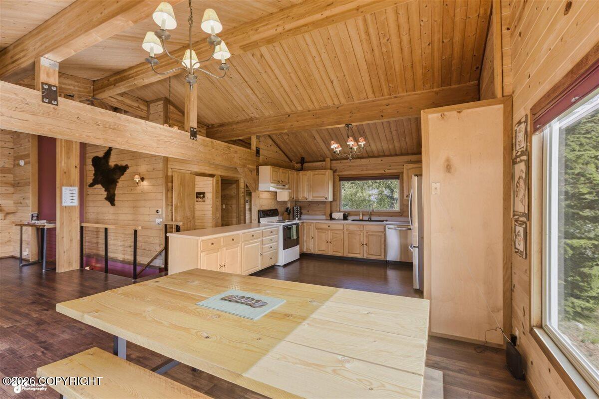 6841 Potter Heights Drive Property Photo 15