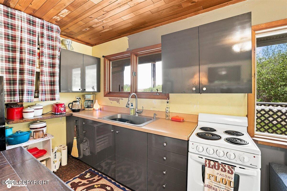 14667 Surf Street Property Photo 13
