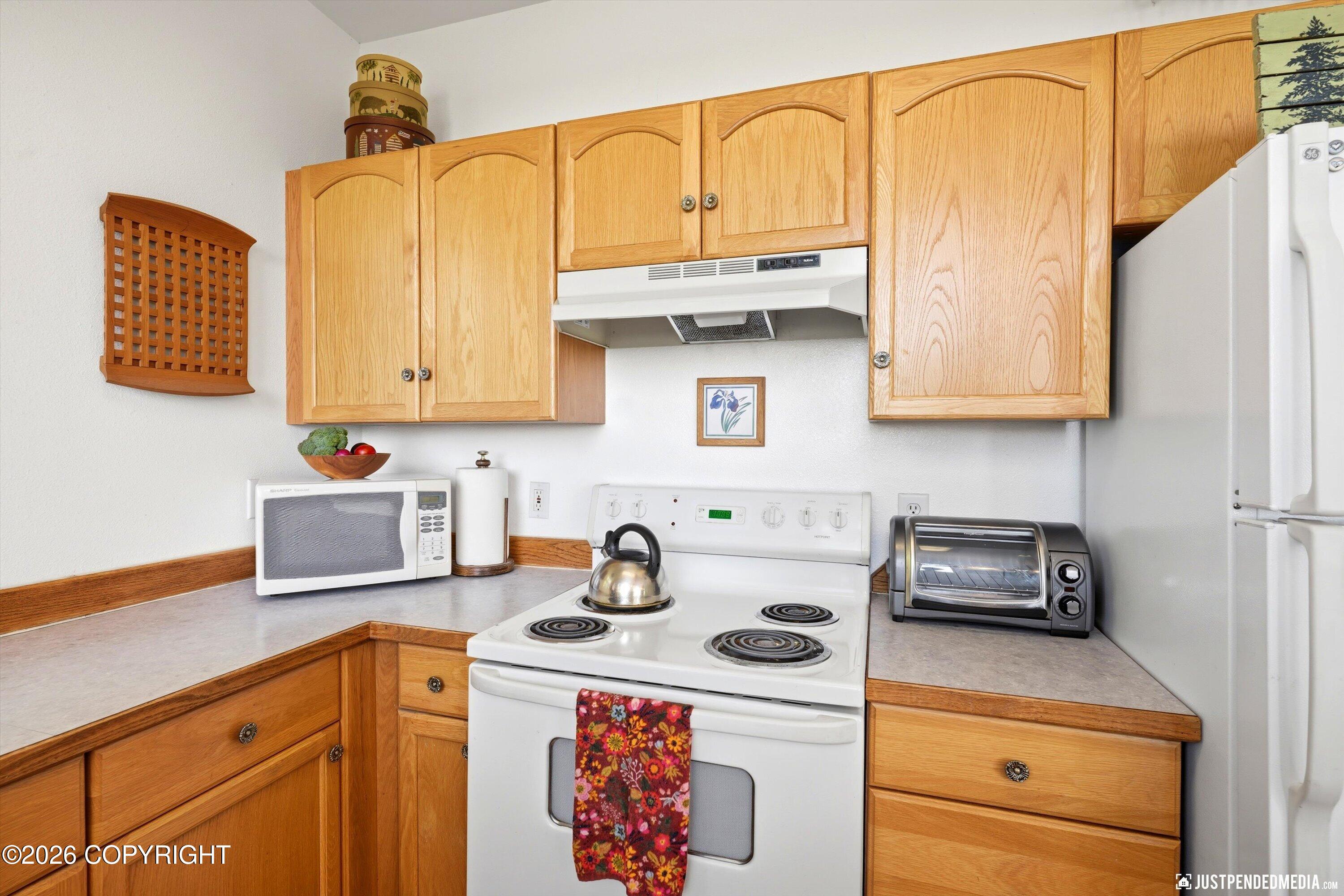 L8 Flat Lake Heights Property Photo 14