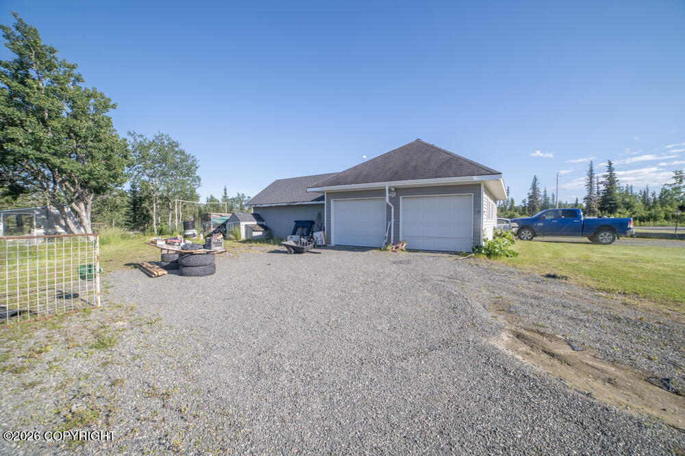 36026 Meandering Road Property Photo 5