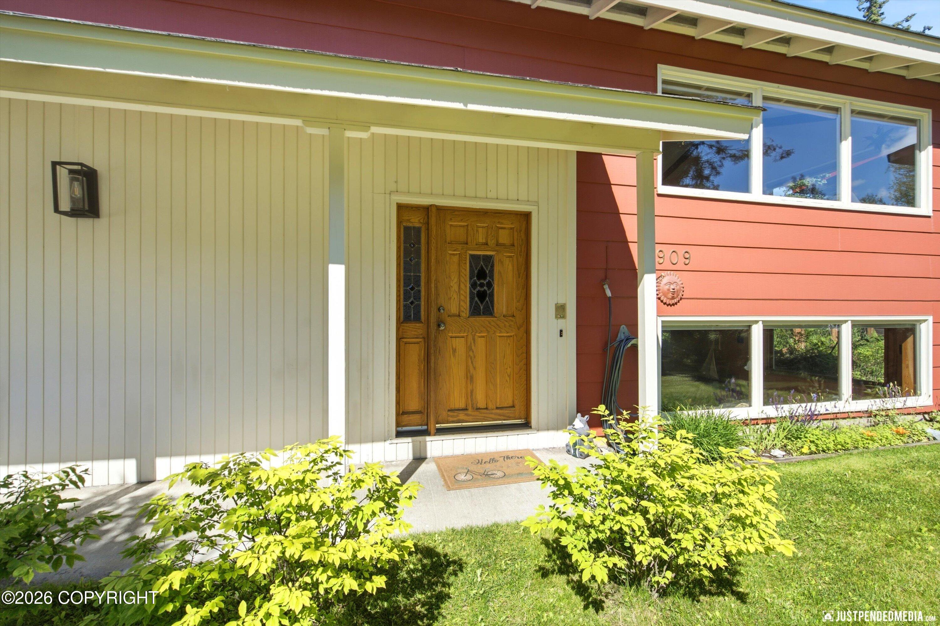 1909 N Salem Drive Property Photo 7