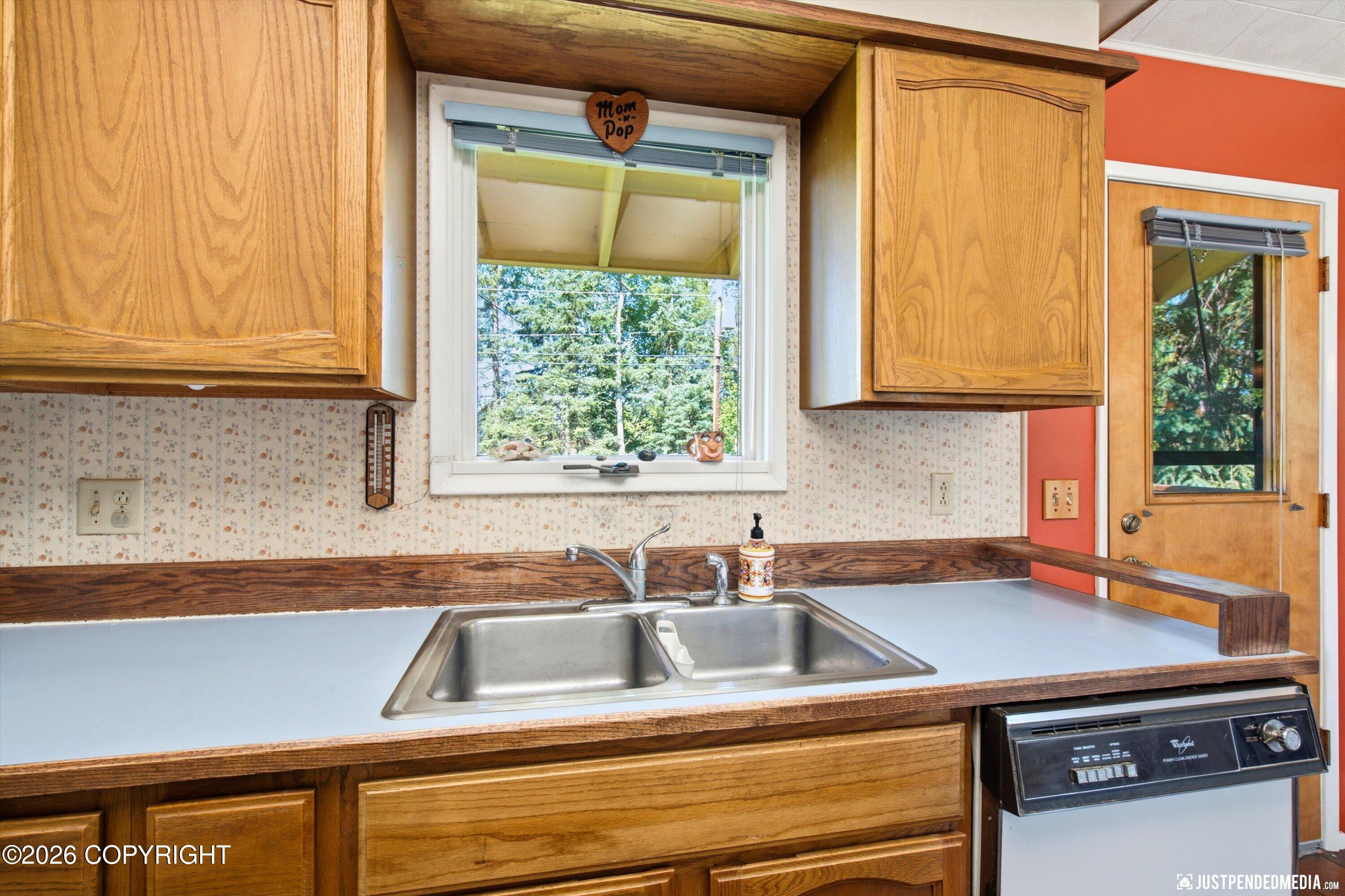1909 N Salem Drive Property Photo 22