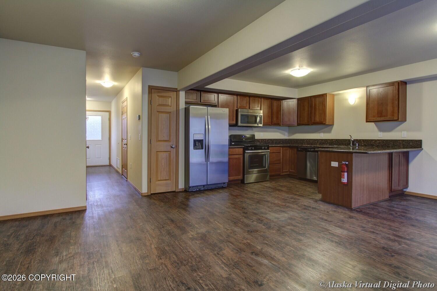 1665 E Kinzi Circle #1 Property Photo 2