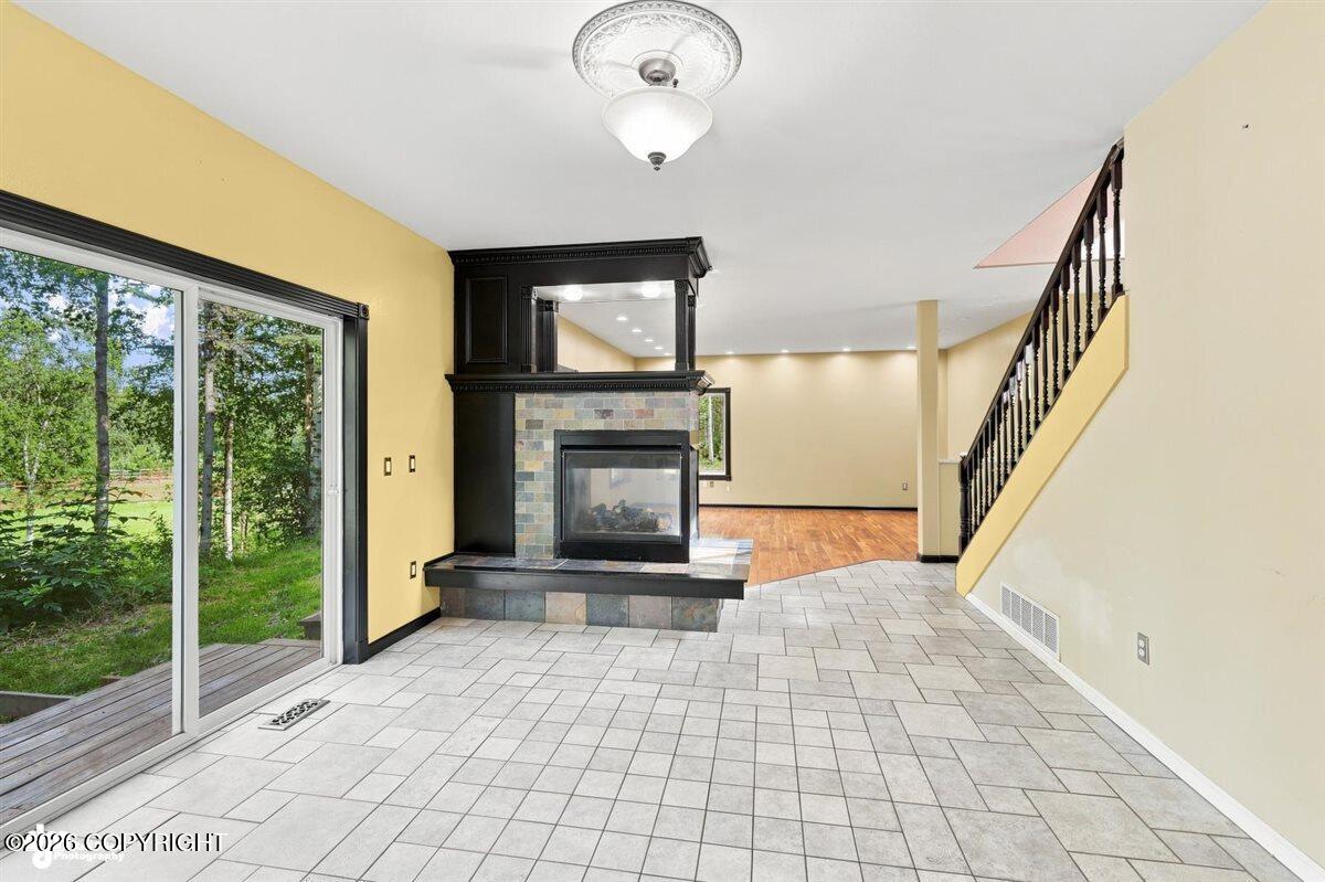 1825 S Creekside Drive Property Photo 6