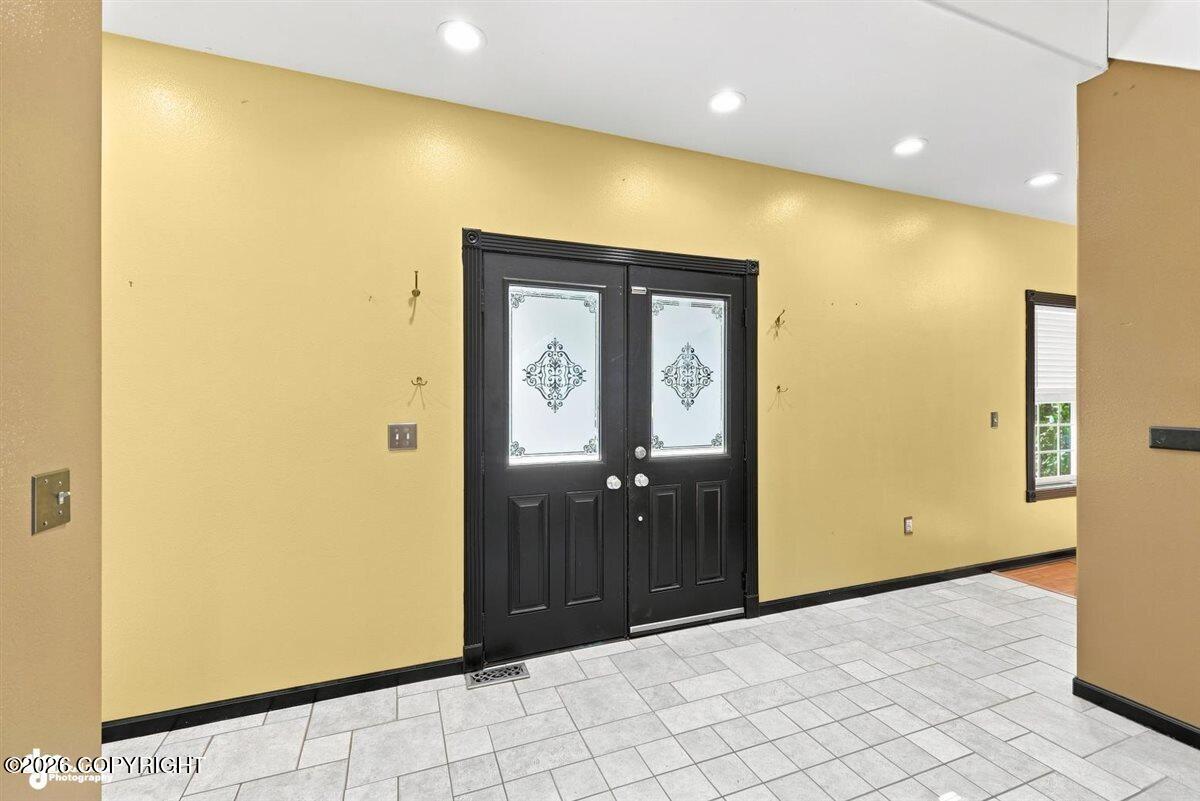 1825 S Creekside Drive Property Photo 13