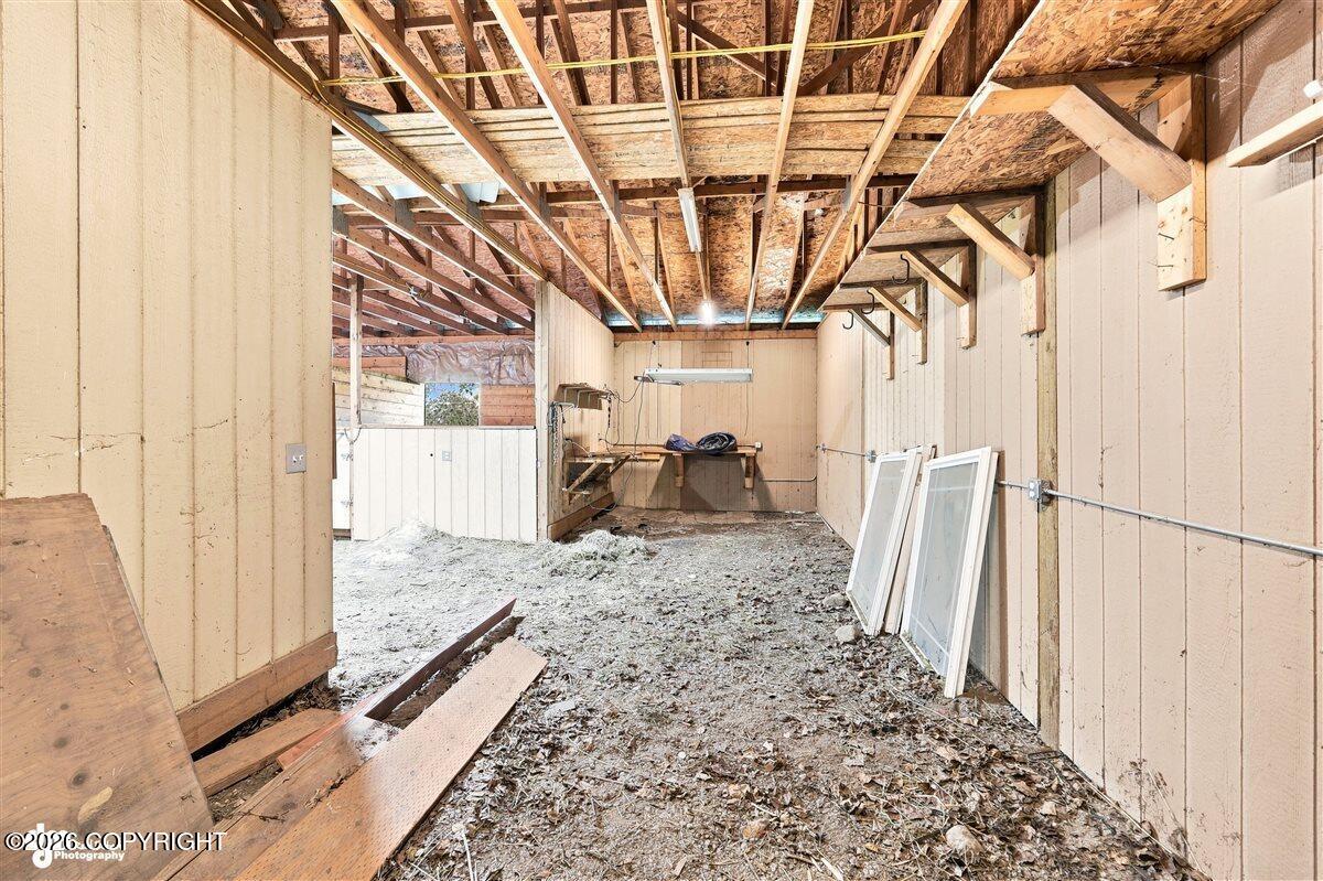 1825 S Creekside Drive Property Photo 57