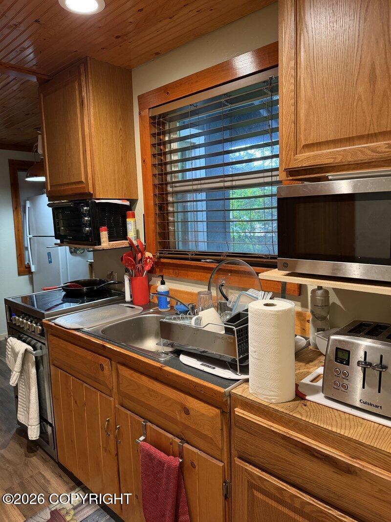 13975 Beach Drive Property Photo 24