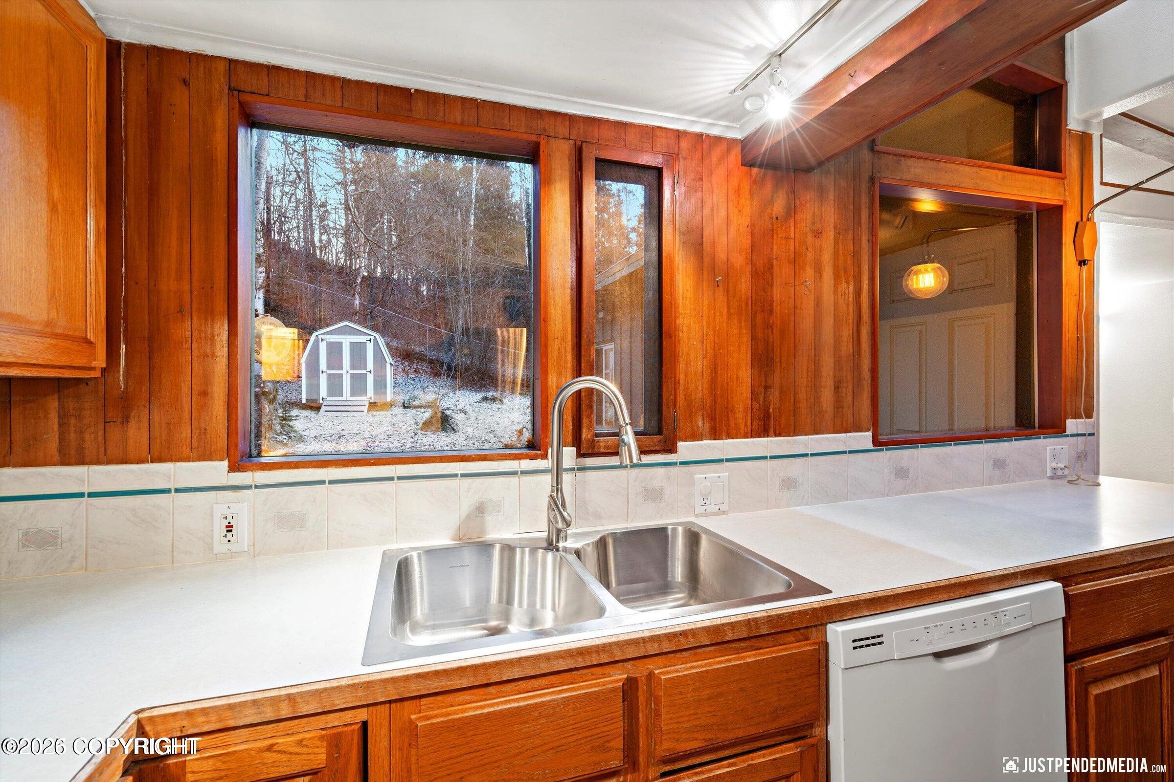 2140 Dawson Street Property Photo 10