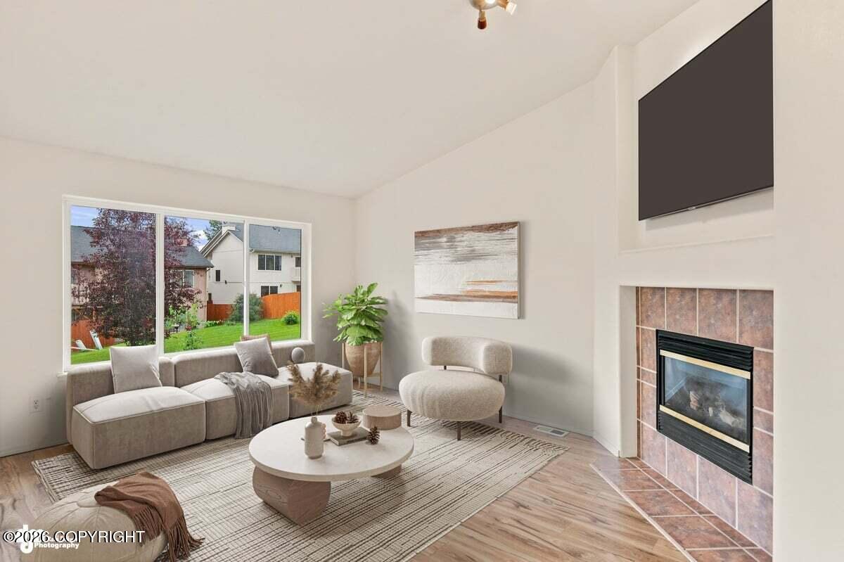 2213 Ridgemont Drive Property Photo 3