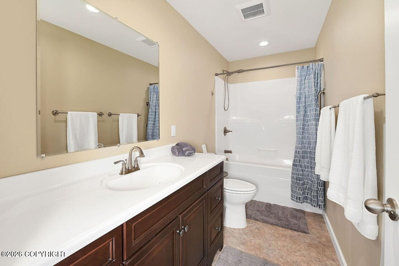 35765 Betty Lou Drive Property Photo 15