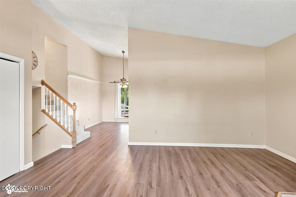 880 S Iris Circle Property Photo 3