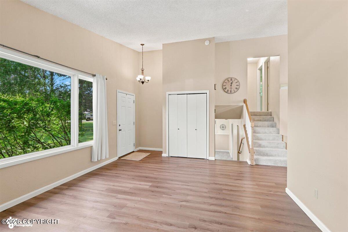 880 S Iris Circle Property Photo 6