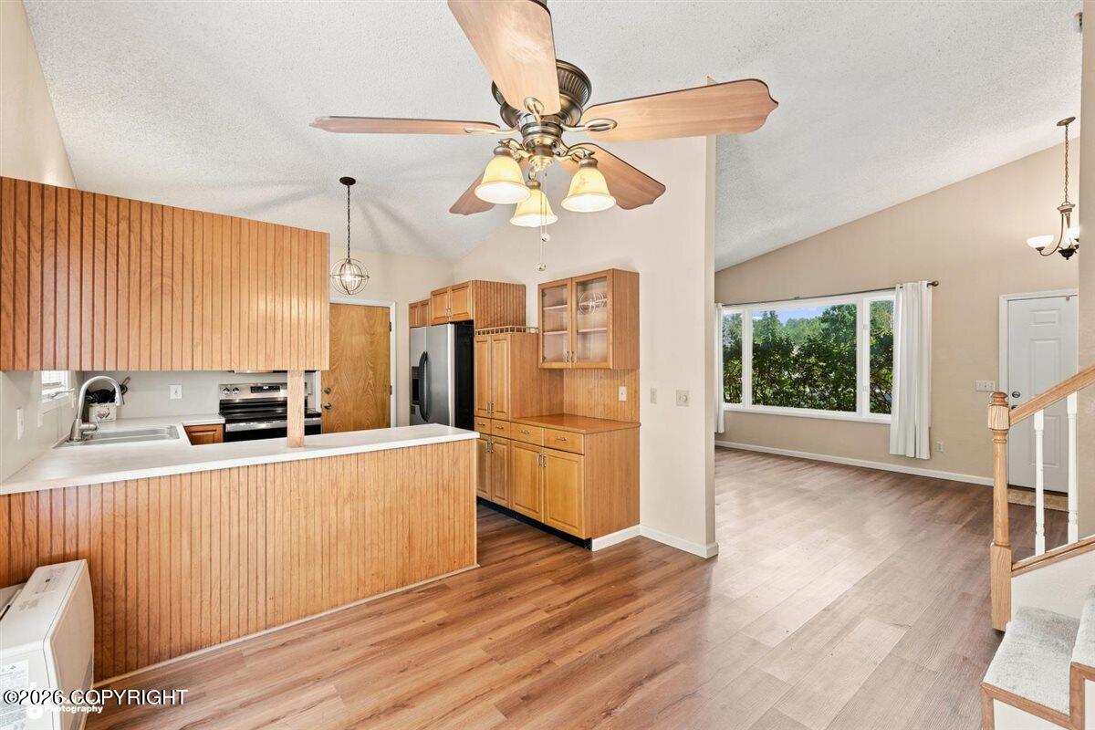 880 S Iris Circle Property Photo 8
