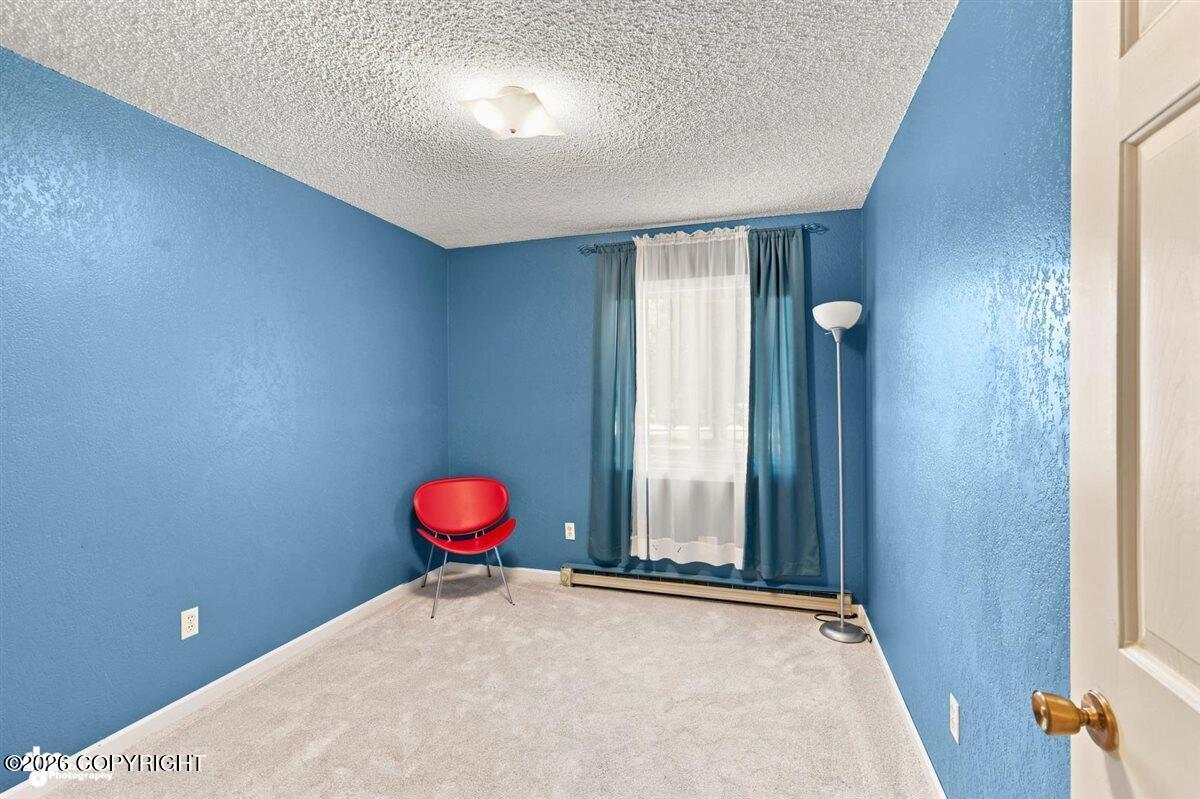 880 S Iris Circle Property Photo 16