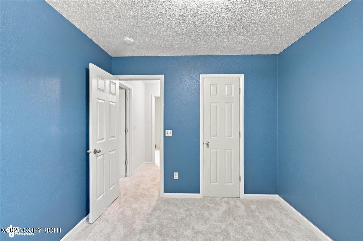 880 S Iris Circle Property Photo 17