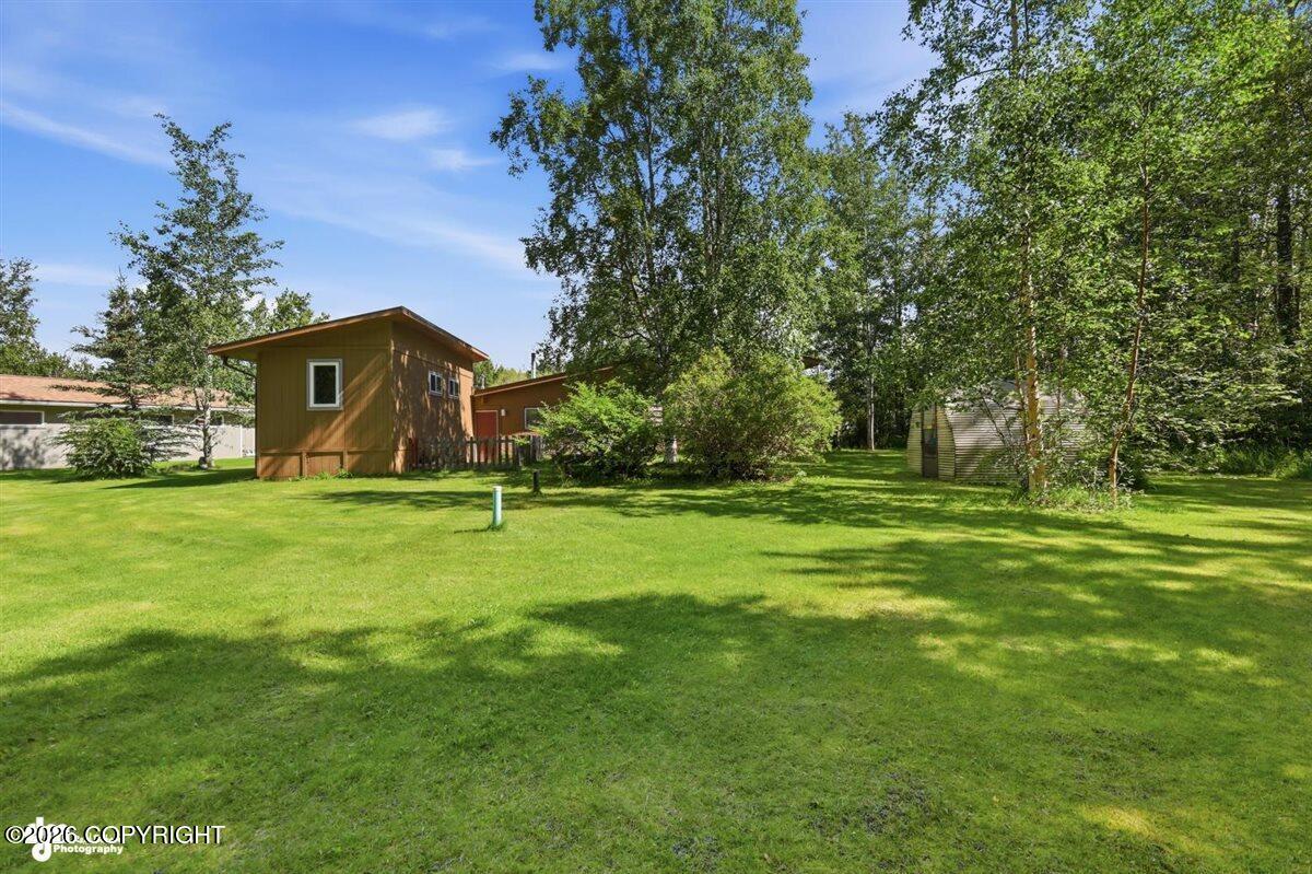 880 S Iris Circle Property Photo 46