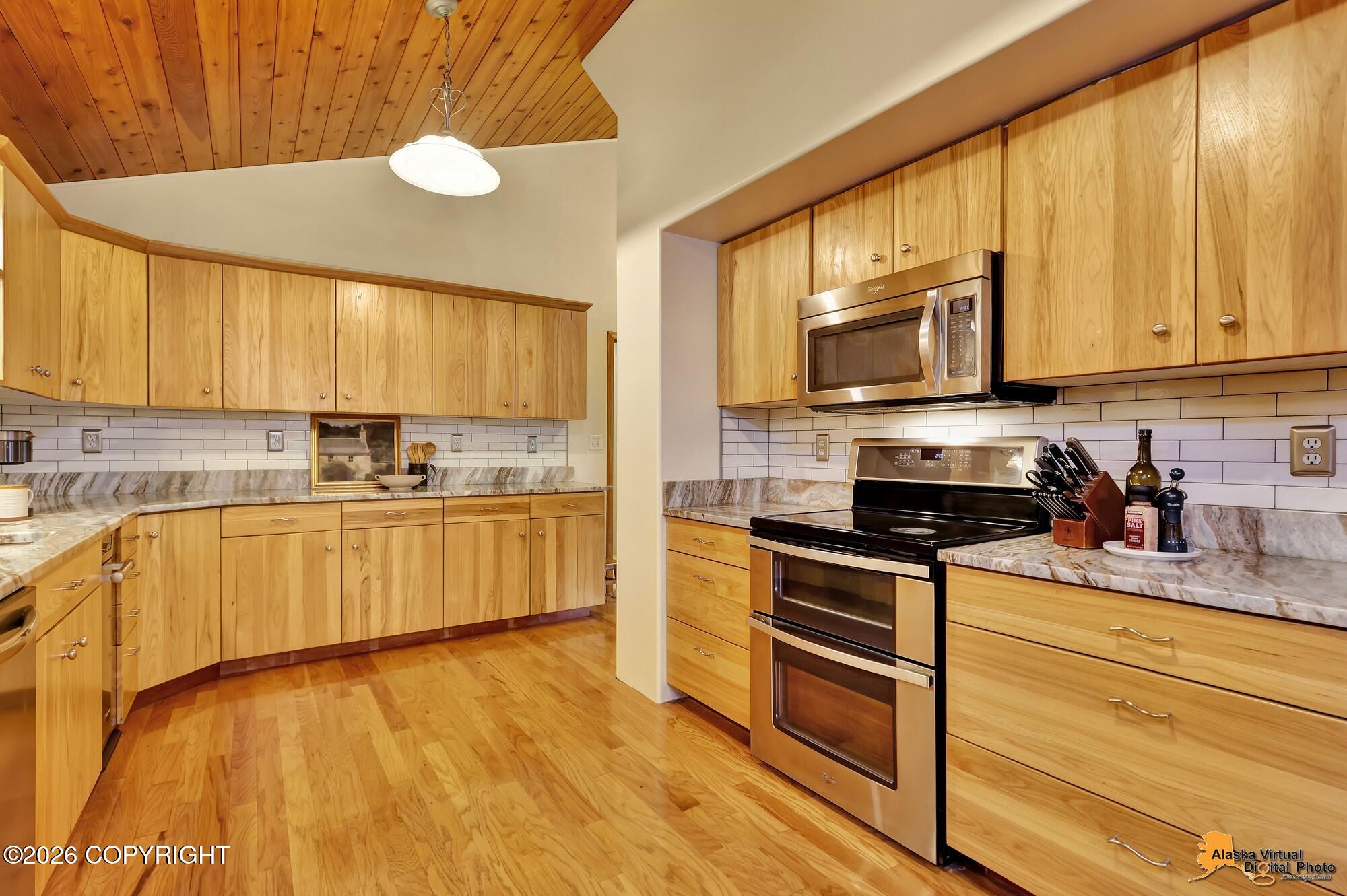 9501 Birch Road Property Photo 9