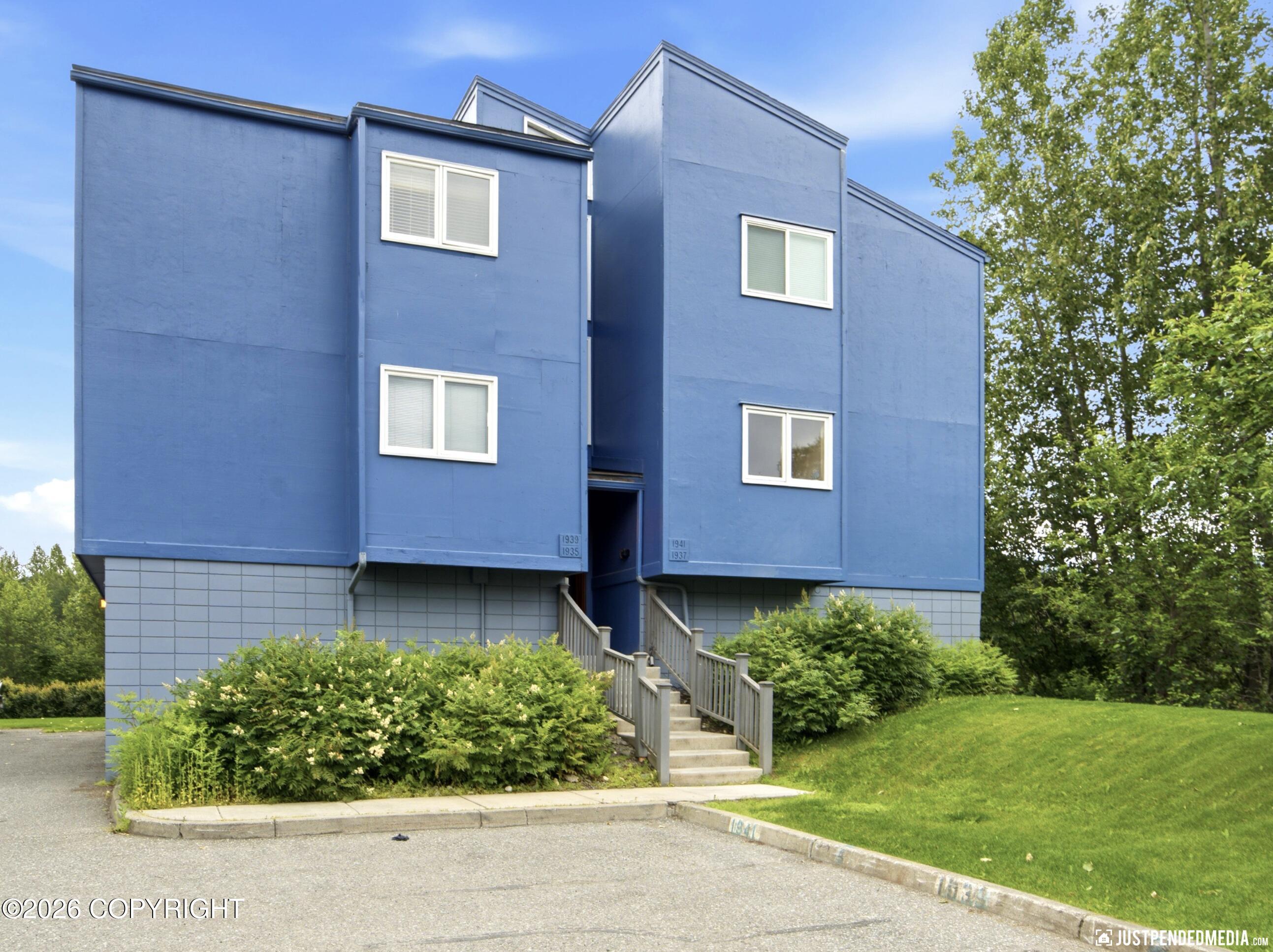 1937 Beaver Place #a-2 Property Photo 2