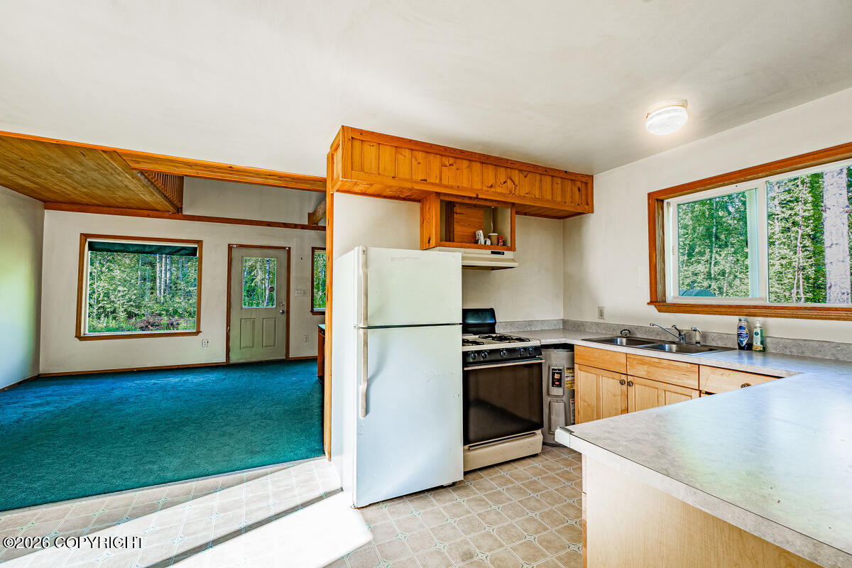 23729 W Long Lake Road Property Photo 9