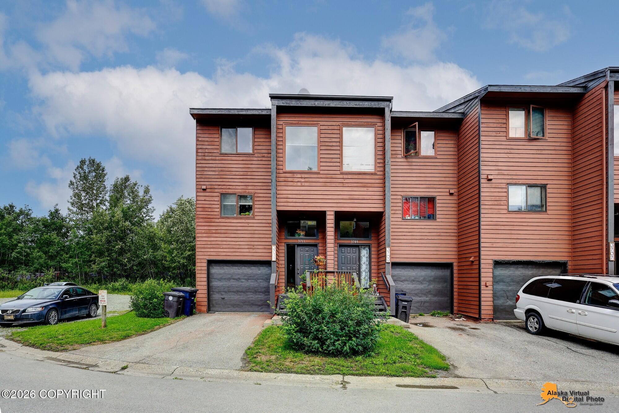 3635-3711 Carleton Avenue Property Photo 3