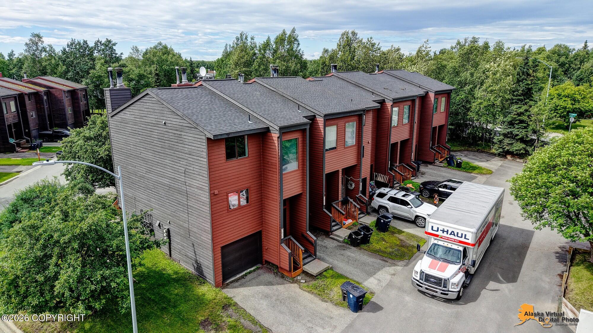 3635-3711 Carleton Avenue Property Photo 11
