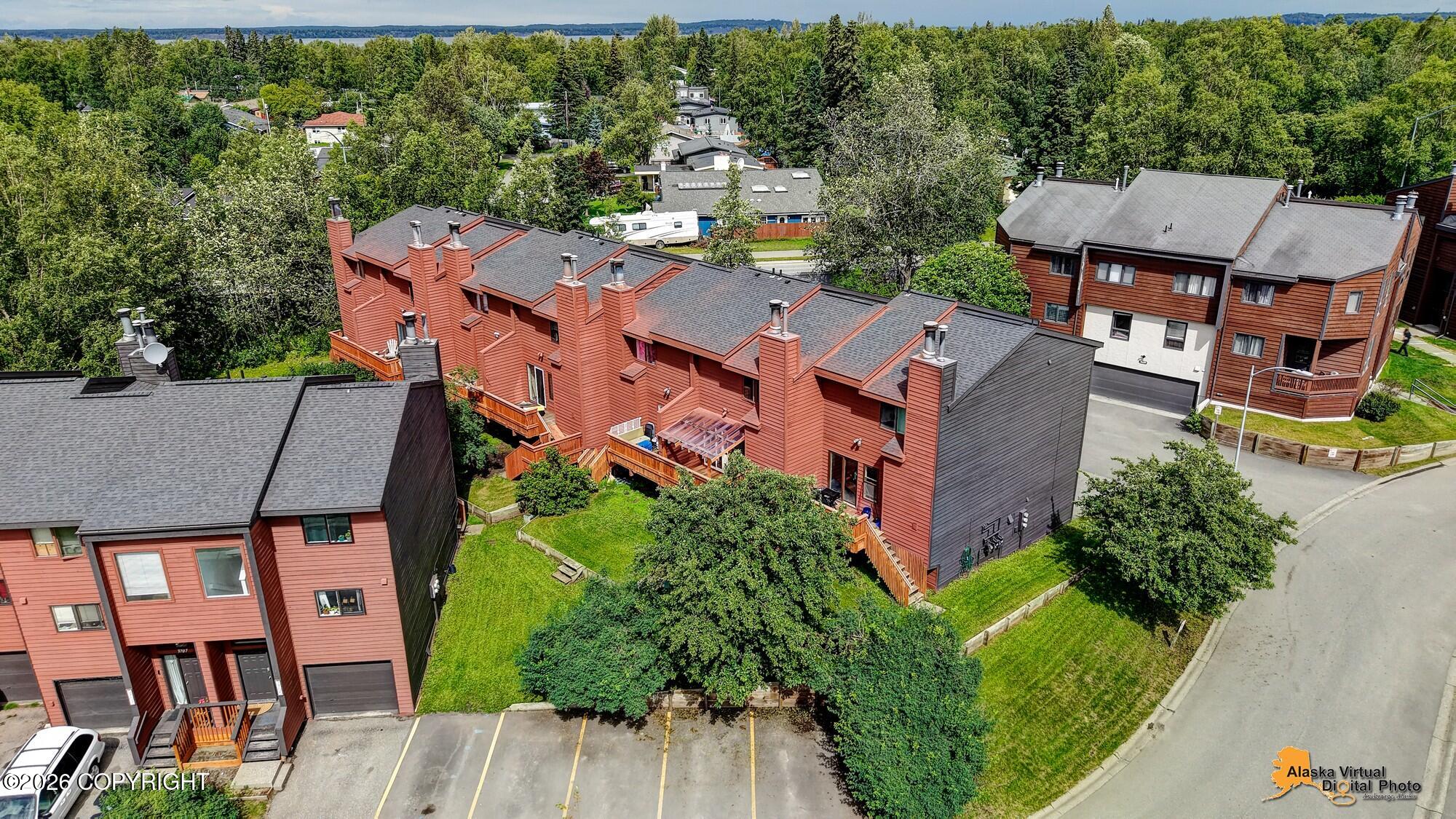 3635-3711 Carleton Avenue Property Photo 12