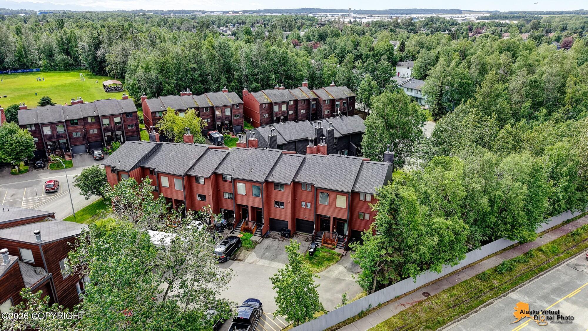 3635-3711 Carleton Avenue Property Photo 18