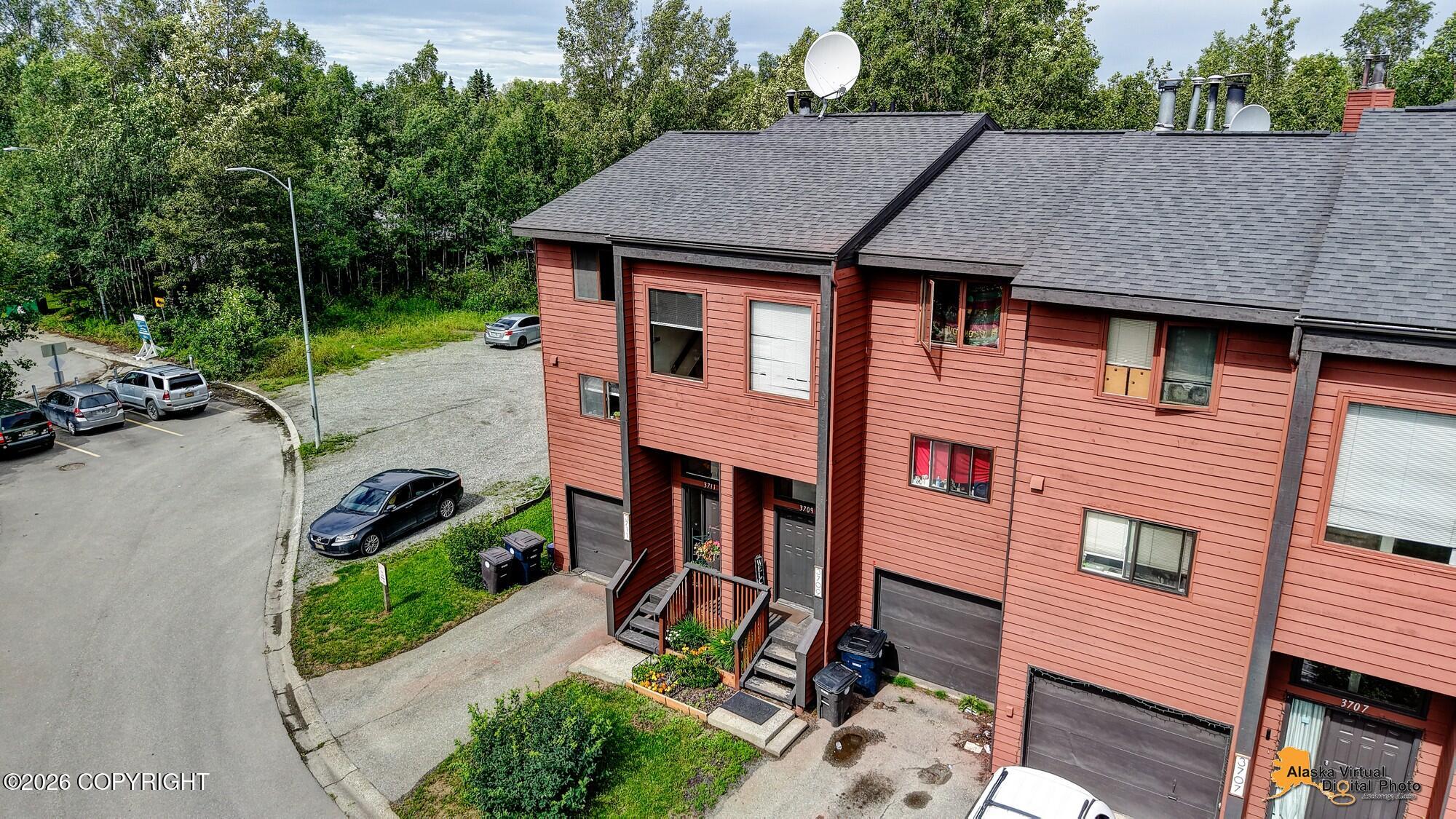 3635-3711 Carleton Avenue Property Photo 26