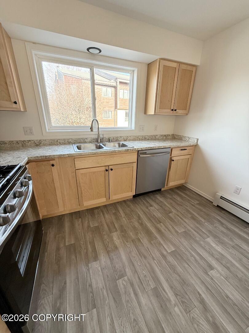 3635-3711 Carleton Avenue Property Photo 37