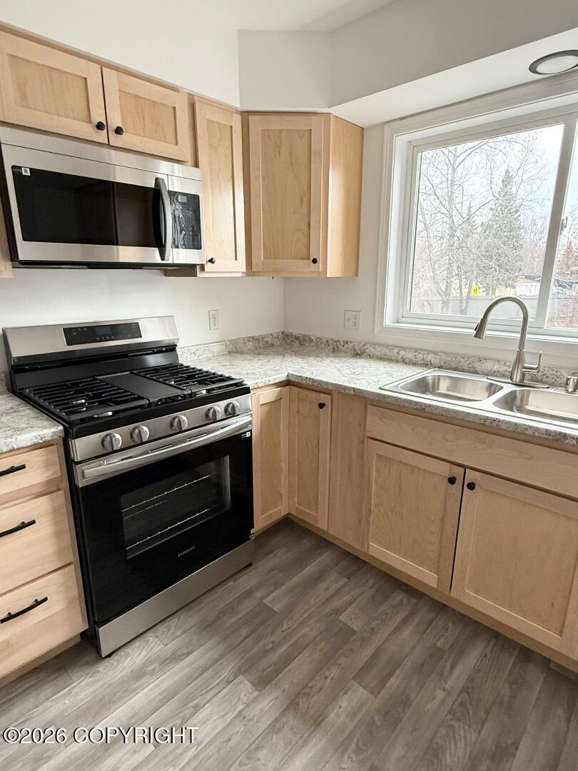 3635-3711 Carleton Avenue Property Photo 44