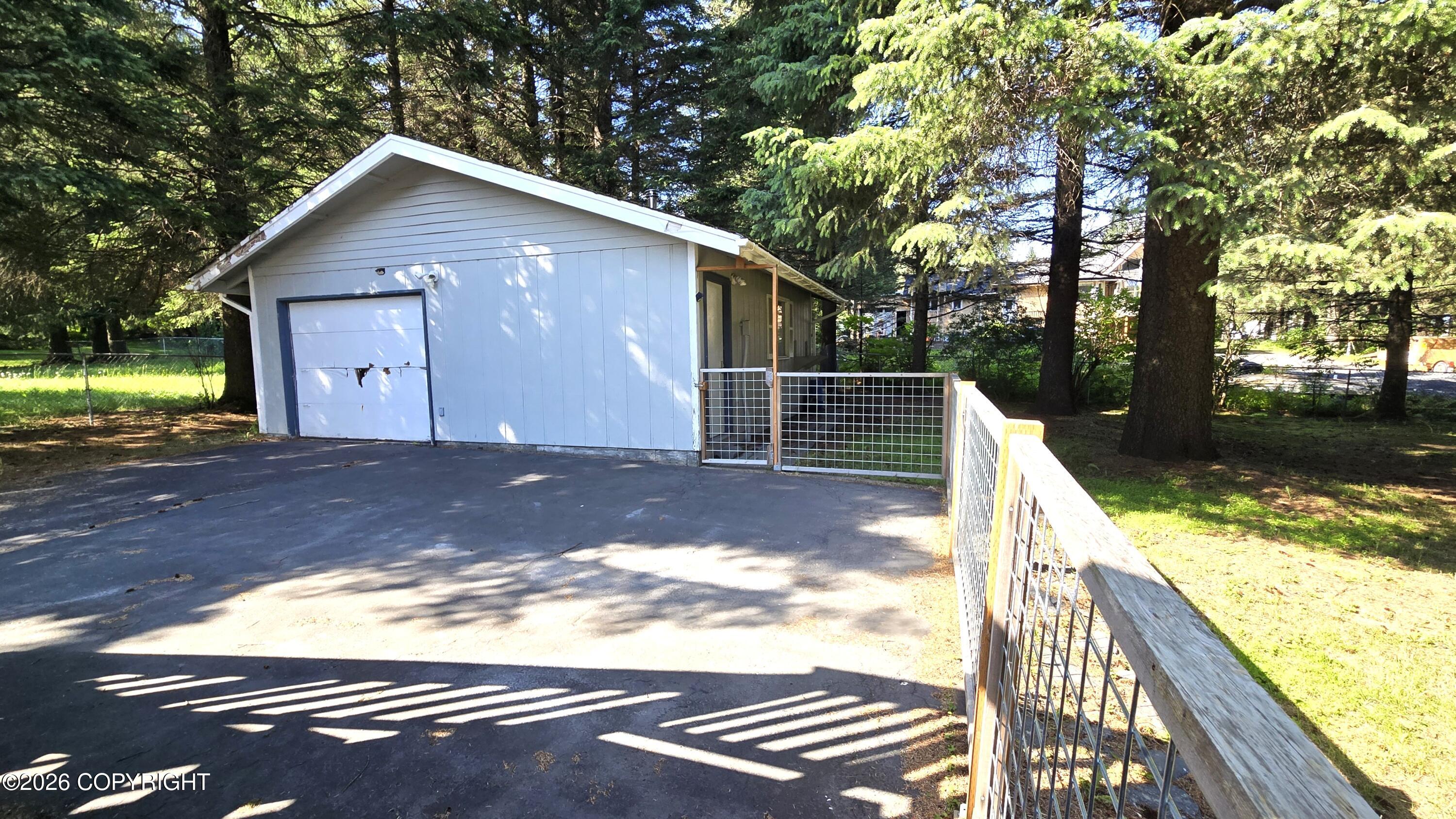 218 Bluefield Drive Property Photo 44