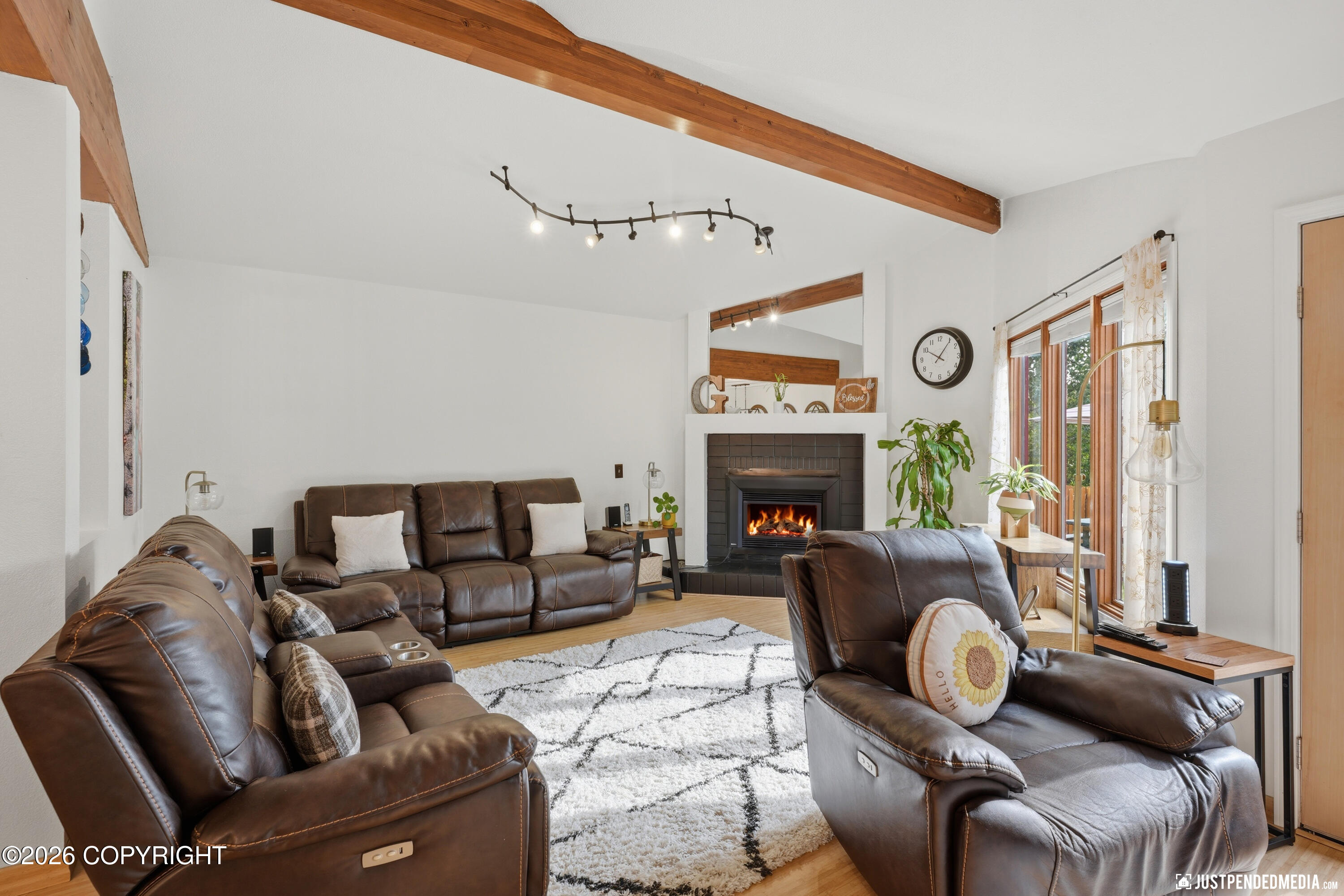 1811 Beaver Place Property Photo 3