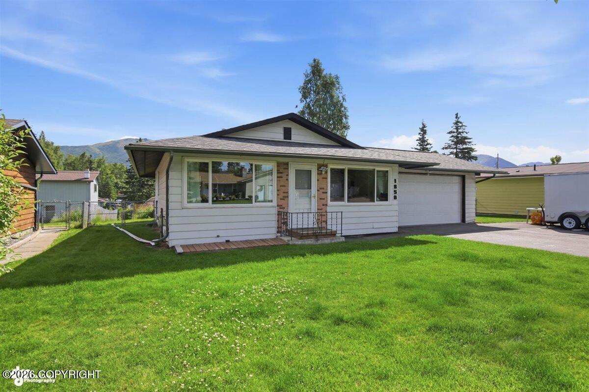 1850 Parkway Drive Property Photo 2