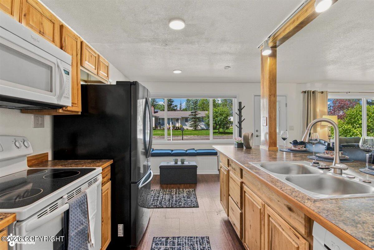1850 Parkway Drive Property Photo 6