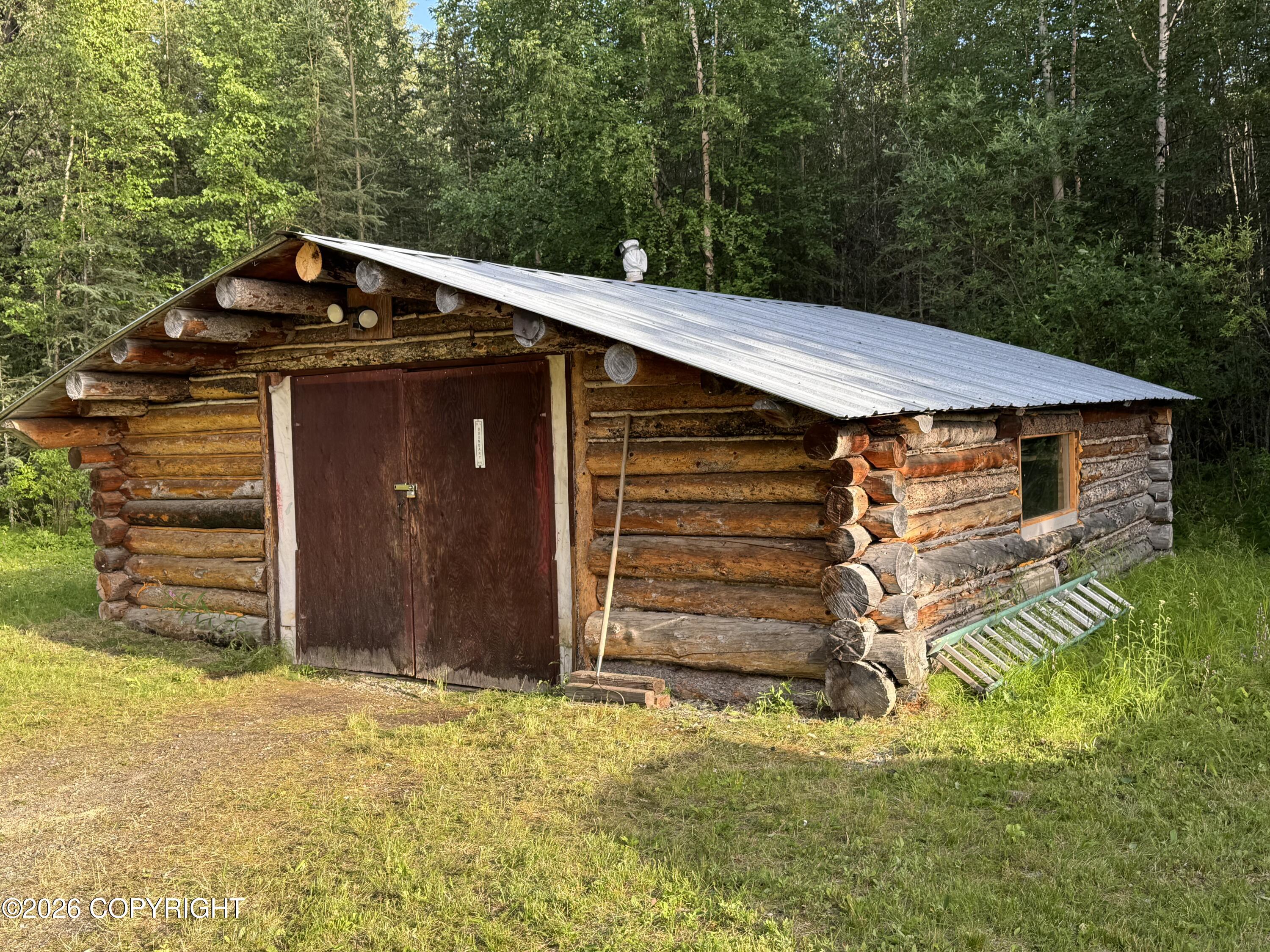 Mi .5 Nabesna Road Property Photo 16