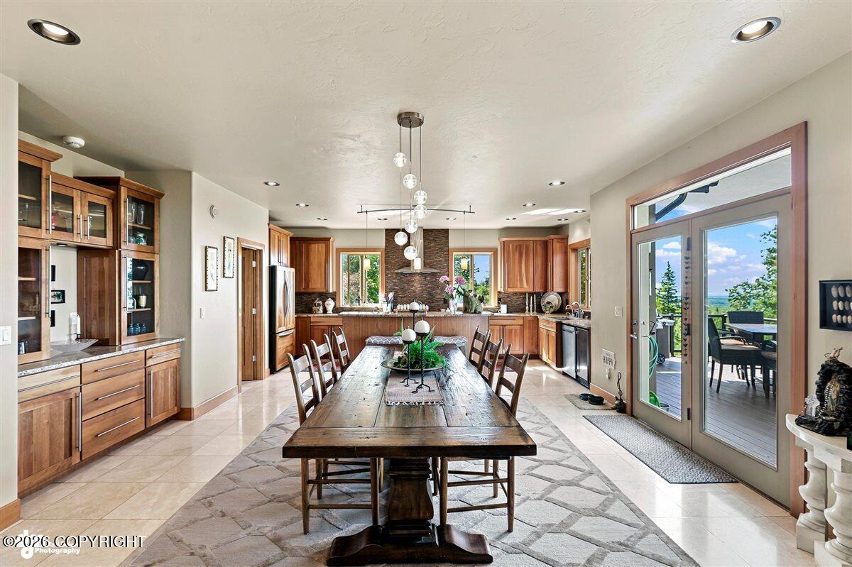 9400 Atelier Drive Property Photo 3