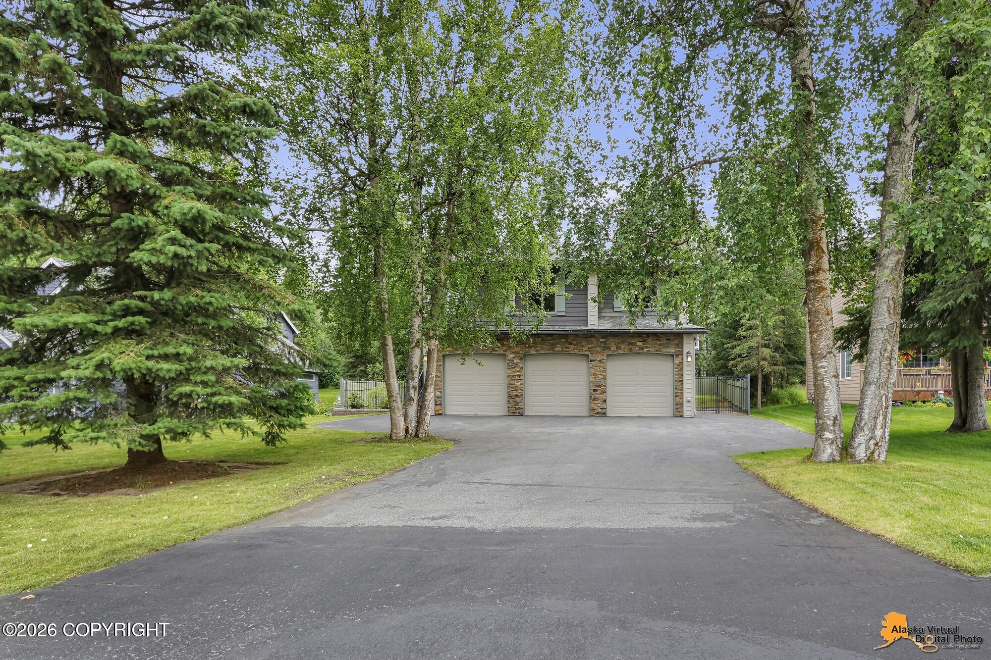 9123 Sahalee Drive Property Photo 1