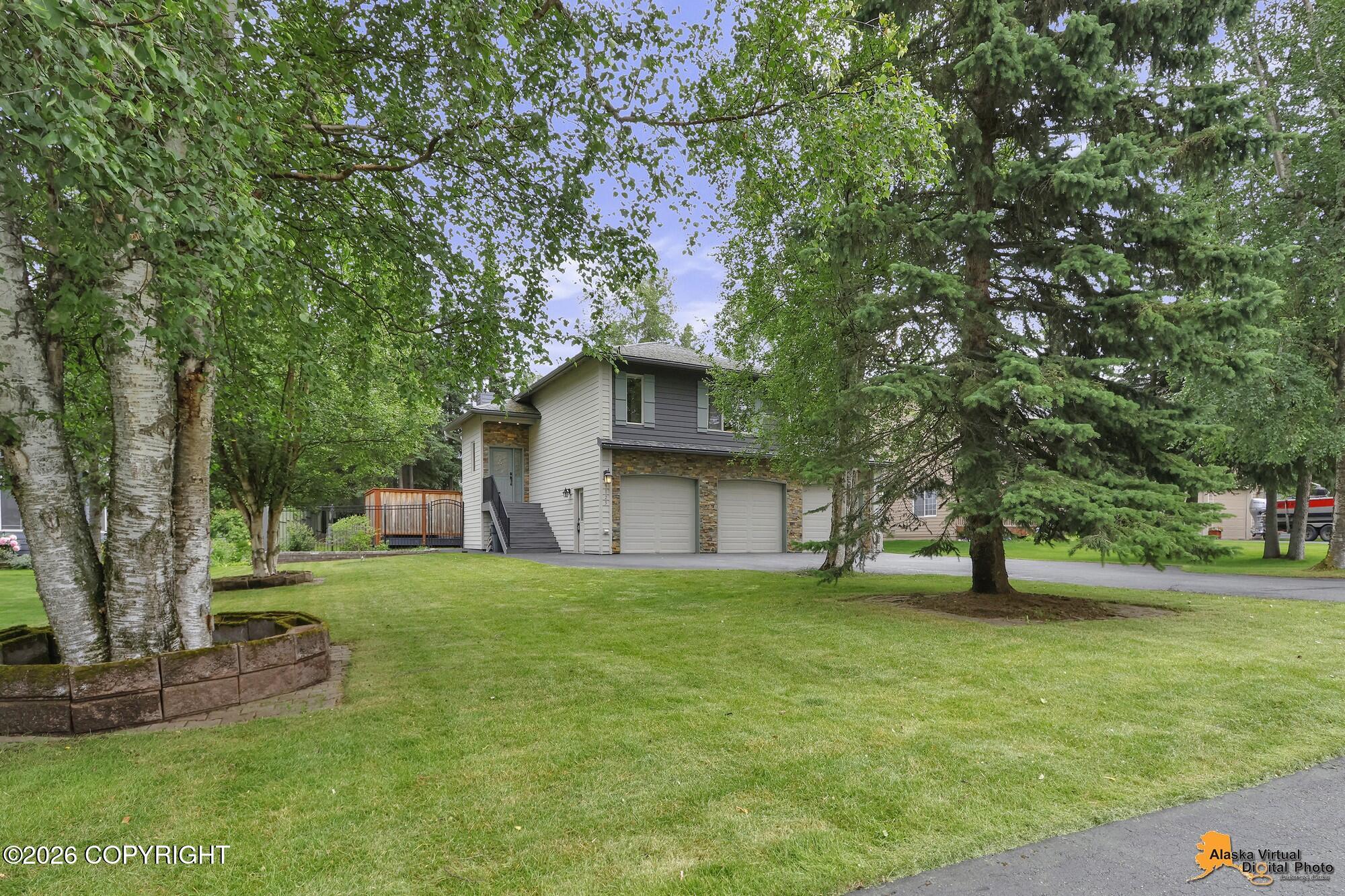 9123 Sahalee Drive Property Photo 2