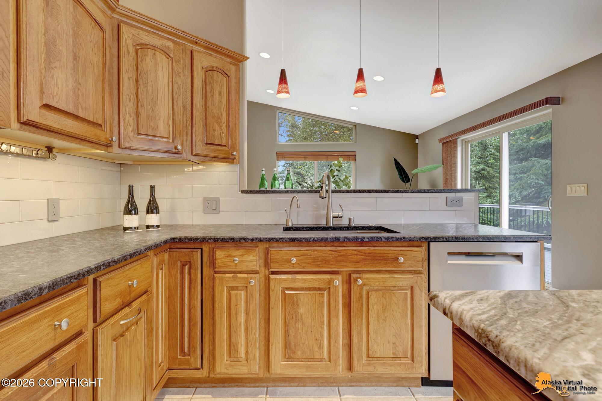 9123 Sahalee Drive Property Photo 16