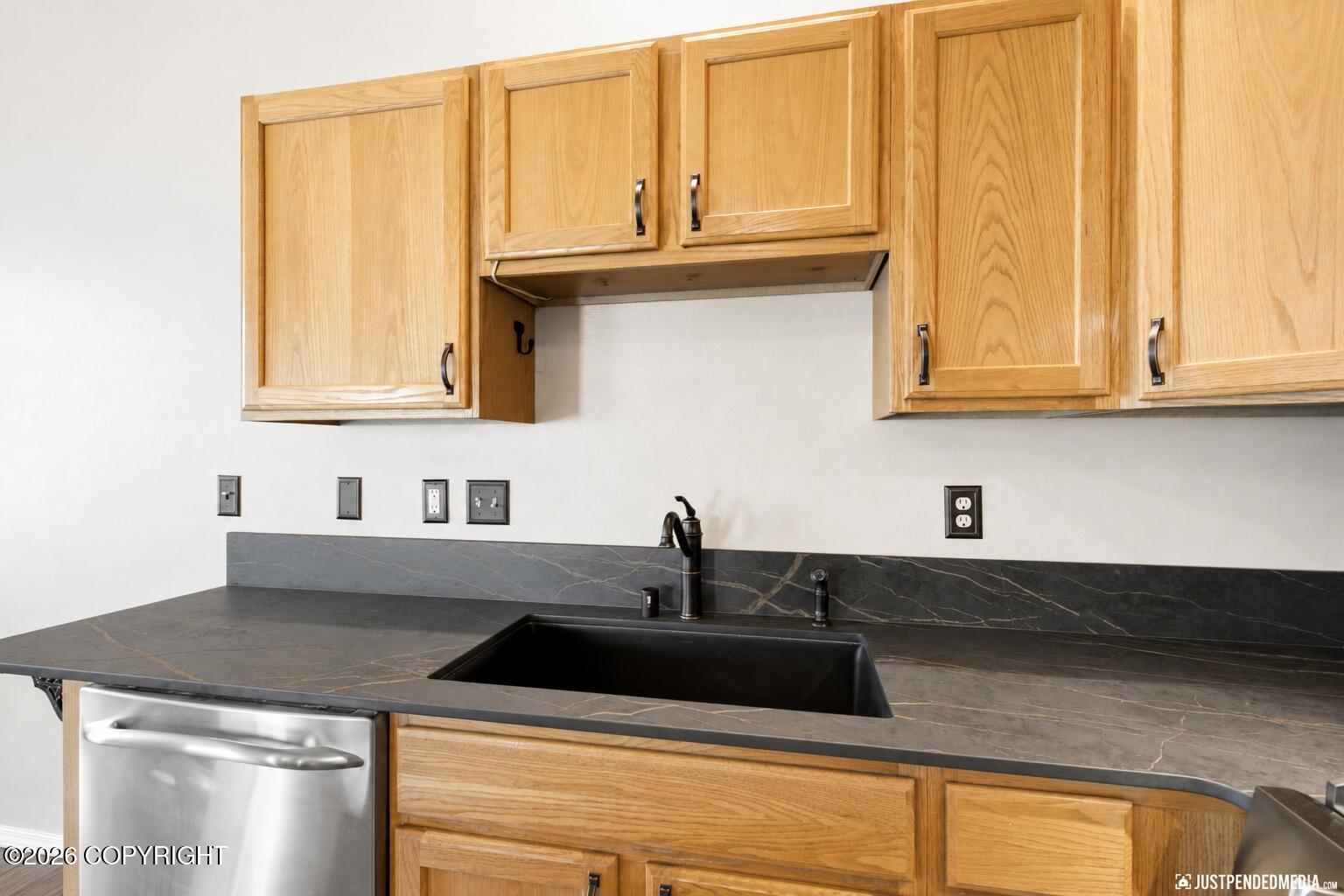 207 Dailey Avenue #8 Property Photo 31