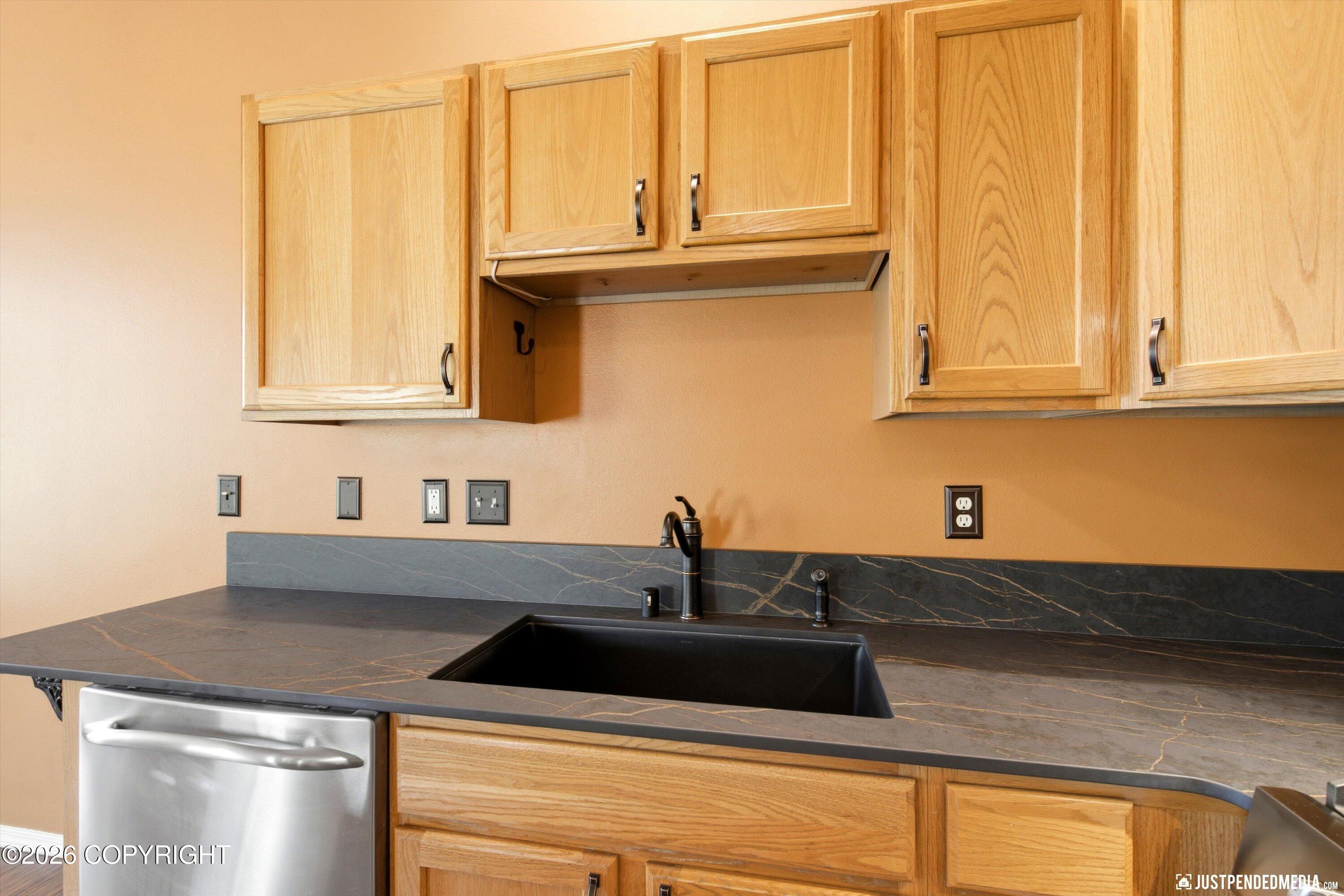 207 Dailey Avenue #8 Property Photo 32