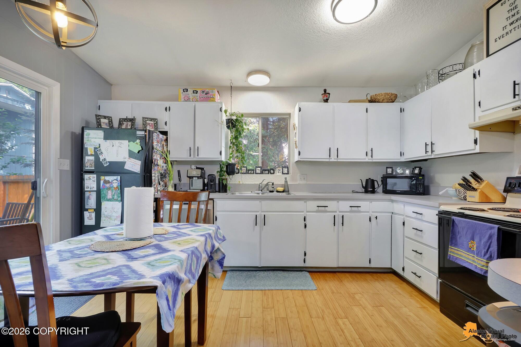 5131 Hatcher Circle Property Photo 8