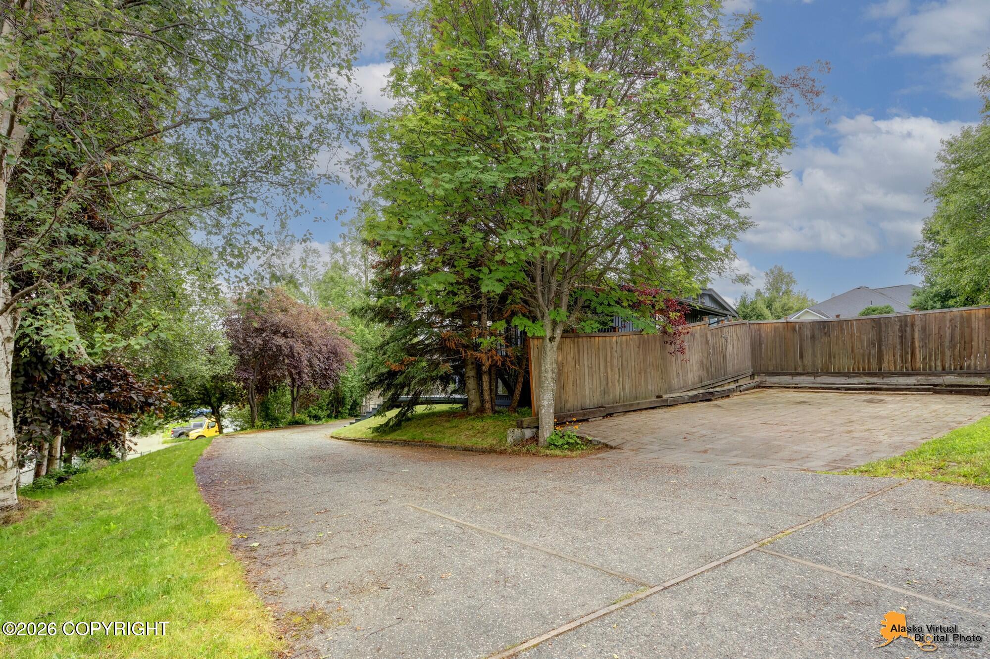 2608 Strawberry Road Property Photo 5