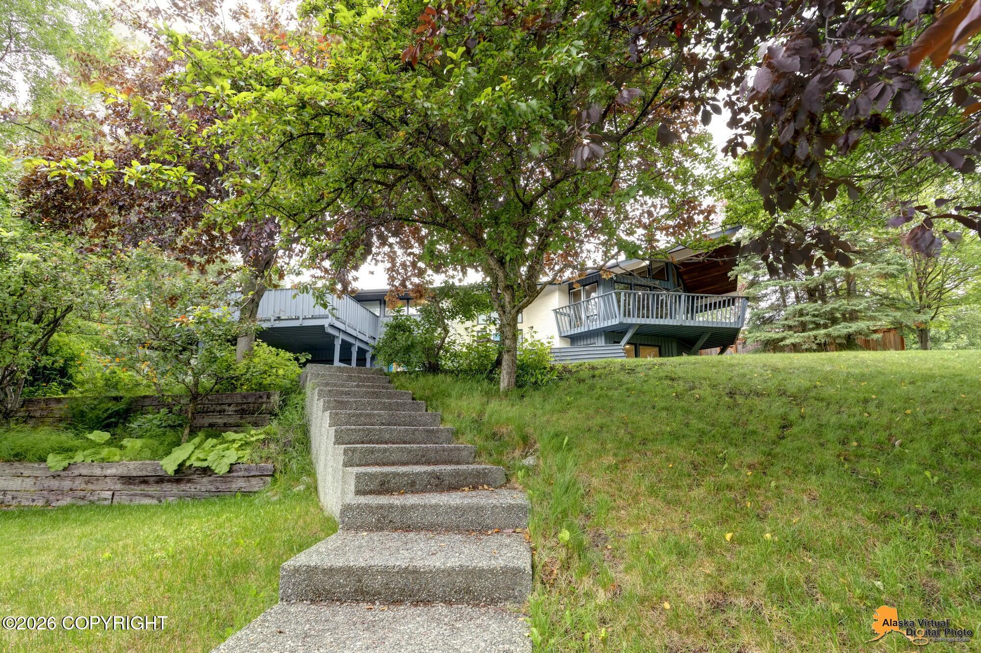 2608 Strawberry Road Property Photo 8